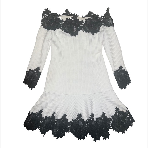Comino Couture black and white off shoulder dress black crochet size 12 NWT - Picture 3 of 6